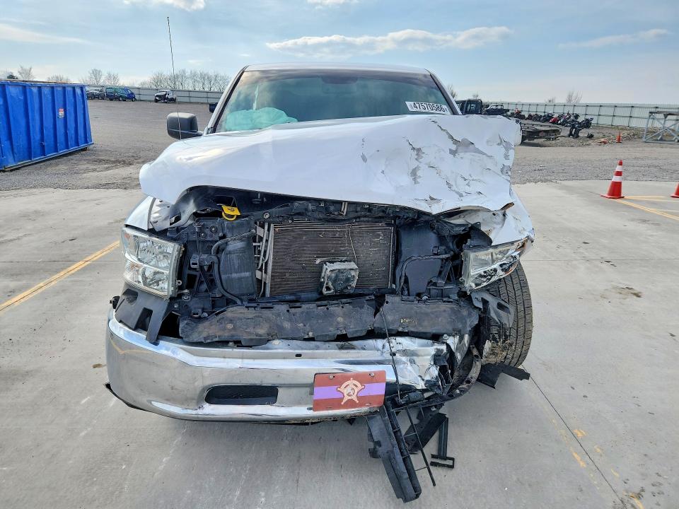 47570586 :رقم المزاد ، 1C6RR7KT8KS677485 vin ، 2019 Ram 1500 Classic مزاد بيع