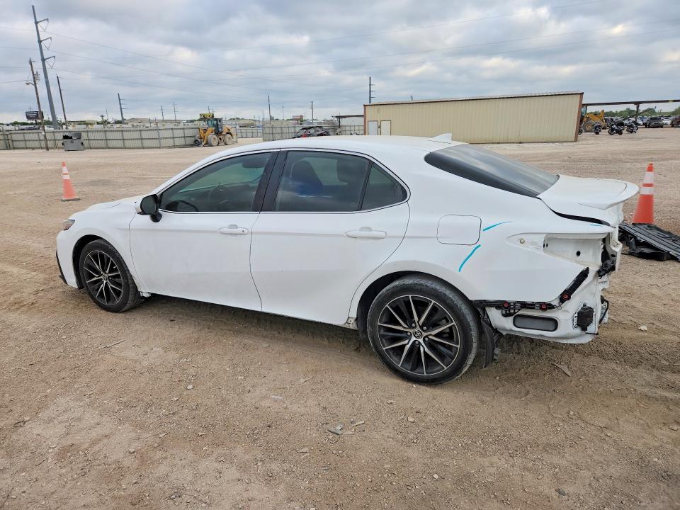 47919096 :رقم المزاد ، 4T1T11AK4MU526223 vin ، 2021 Toyota Camry مزاد بيع