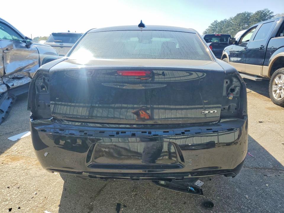 45988356 :رقم المزاد ، 2C3CCAAG9JH165052 vin ، 2018 Chrysler 300 مزاد بيع