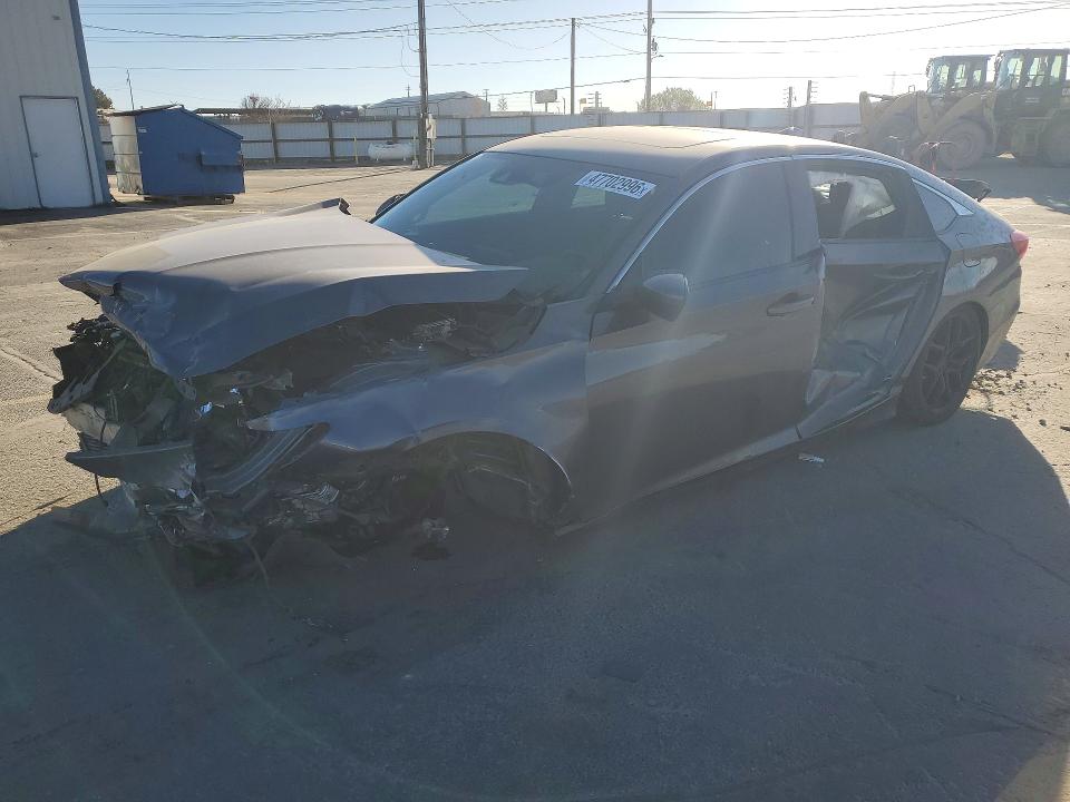 47702996 :رقم المزاد ، 1HGCV2F36JA031391 vin ، 2018 Honda Accord مزاد بيع