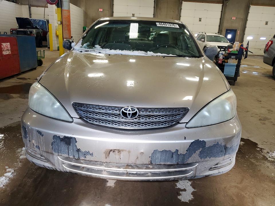 46401376 :رقم المزاد ، JTDBE32K020048420 vin ، 2002 Toyota Camry مزاد بيع