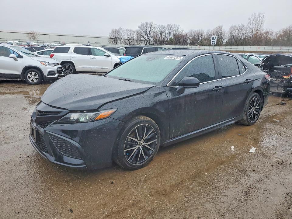 45607356 :رقم المزاد ، 4T1G11AK9MU599718 vin ، 2021 Toyota Camry مزاد بيع