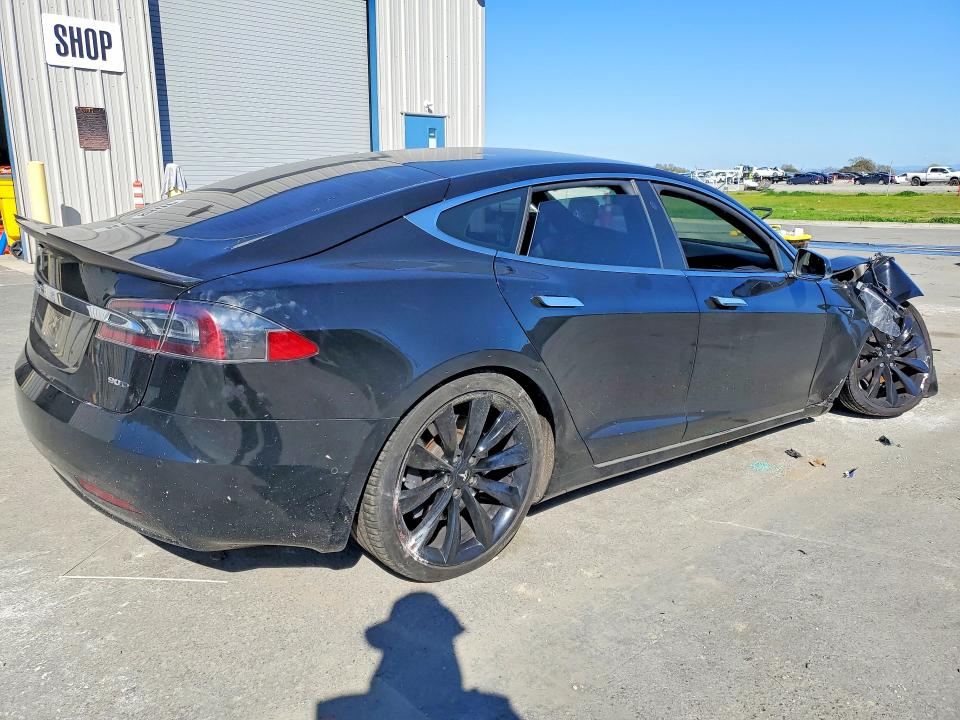79717885 :رقم المزاد ، 5YJSA1E21HF199580 vin ، 2017 Tesla Model S مزاد بيع