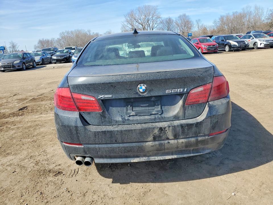 46964236 :رقم المزاد ، WBAXH5C51DD107713 vin ، 2013 Bmw 528 مزاد بيع