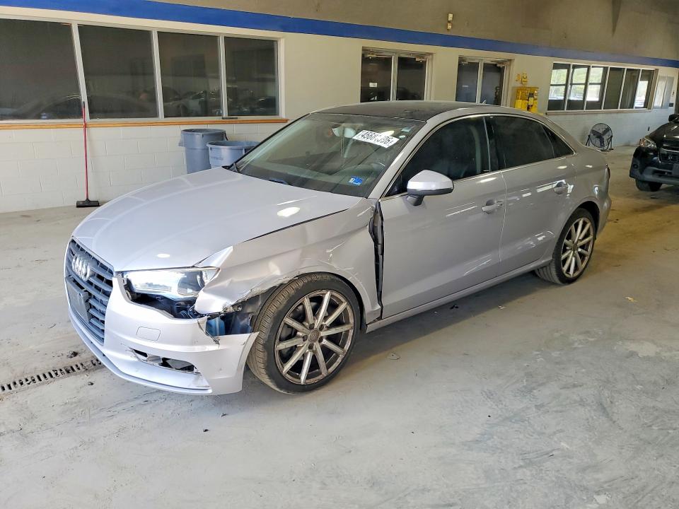 Продажа на аукционе авто 2015 Audi A3, vin: WAUEFGFF8F1010980, номер лота: 45684396