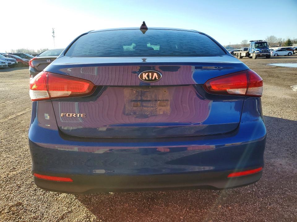 Продажа на аукционе авто 2017 Kia Forte, vin: 3KPFL4A71HE135267, номер лота: 45461616