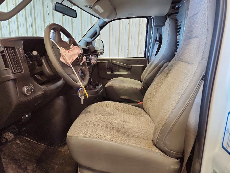 46387086 :رقم المزاد ، 1GCWGAF77S1272557 vin ، 2025 Chevrolet Express G2500 مزاد بيع