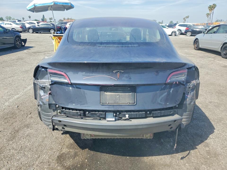 47172686 :رقم المزاد ، 5YJ3E1EA6JF158271 vin ، 2018 Tesla Model 3 مزاد بيع