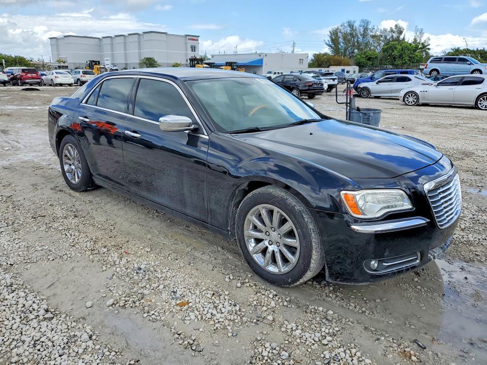 Продажа на аукционе авто 2013 Chrysler 300c, vin: 2C3CCAET5DH673921, номер лота: 79126085