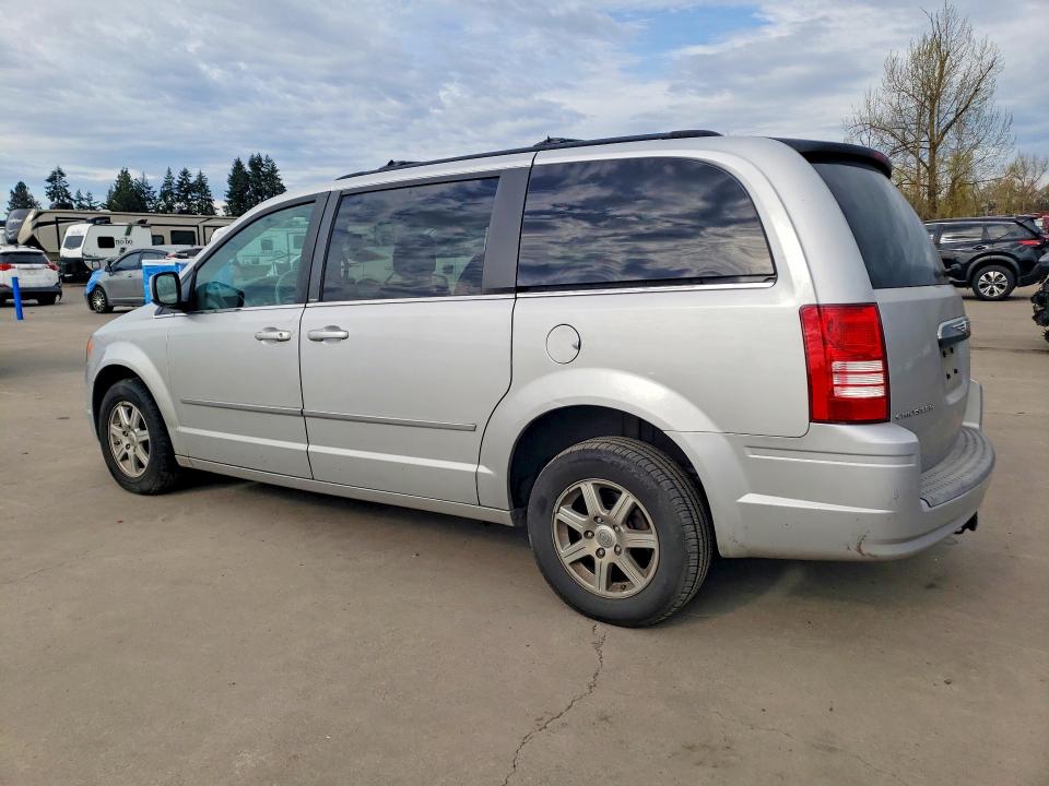 2010 Chrysler Town & Country მანქანა იყიდება აუქციონზე, vin: 2A4RR5D14AR304477, აუქციონის ნომერი: 46902776