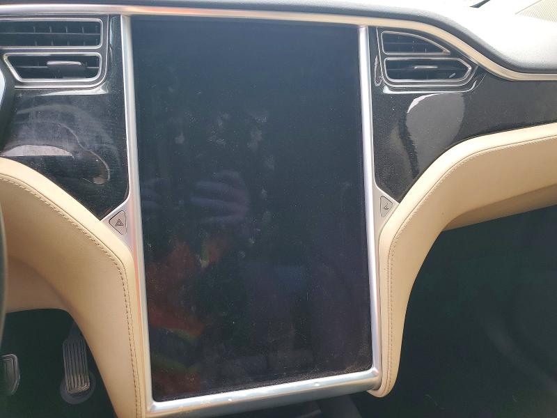48313196 :رقم المزاد ، 5YJXCAE22GF005170 vin ، 2016 Tesla Model X مزاد بيع