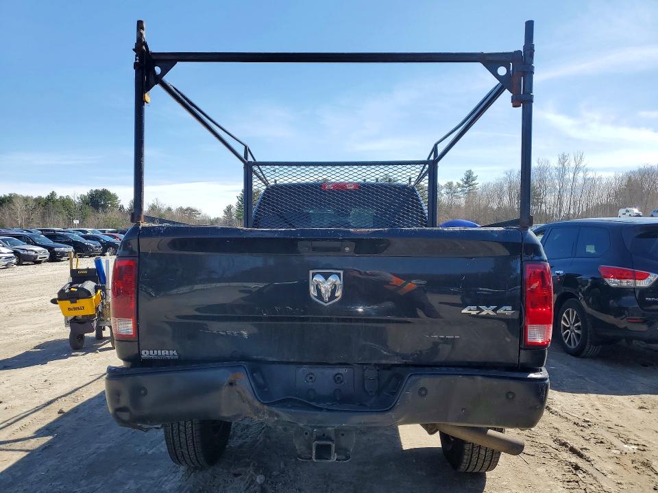 46740256 :رقم المزاد ، 3C6UR5HJXHG613145 vin ، 2017 Ram 2500 مزاد بيع