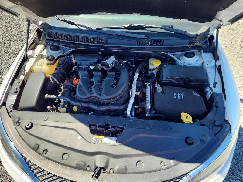 47049906 :رقم المزاد ، 1C3CCCCG1FN573486 vin ، 2015 Chrysler 200 مزاد بيع