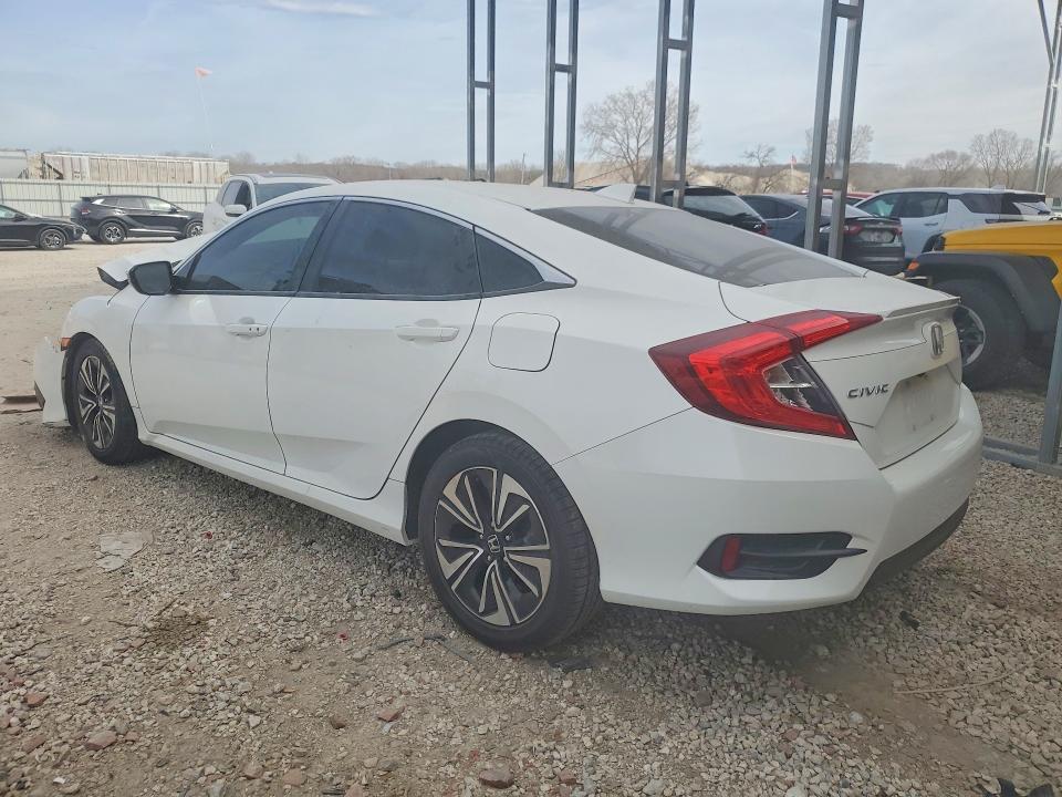 46500926 :رقم المزاد ، JHMFC1F30JX022337 vin ، 2018 Honda Civic مزاد بيع