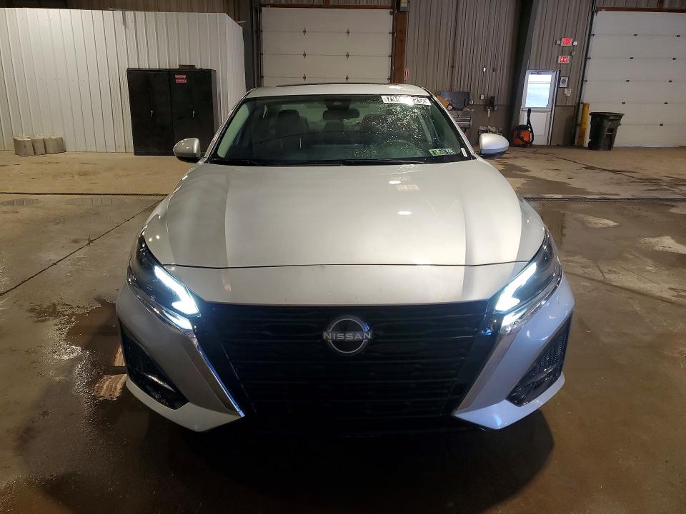 Продажа на аукционе авто 2023 Nissan Altima, vin: 1N4BL4DV2PN323997, номер лота: 79404225