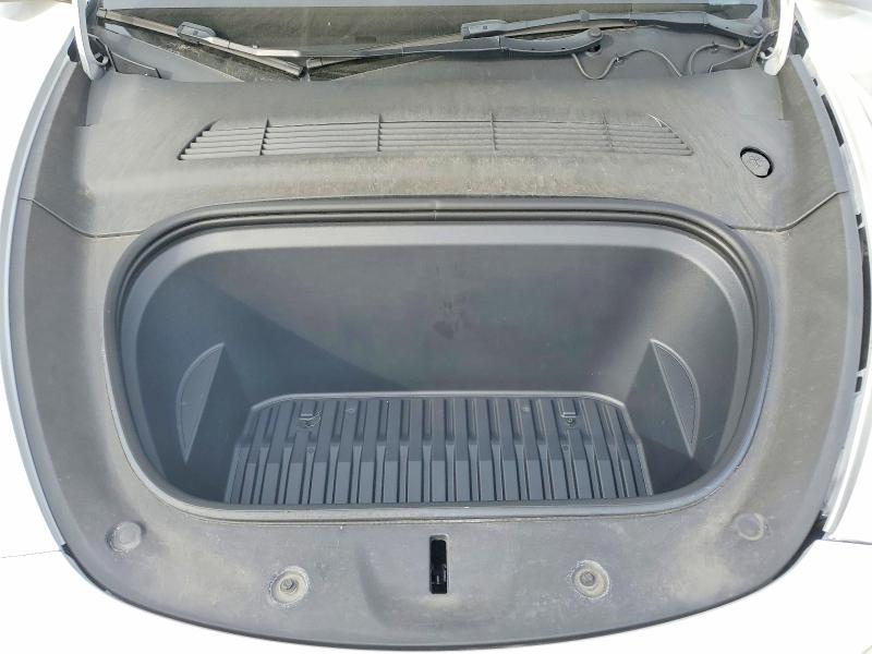 47952816 :رقم المزاد ، 7SAYGDEE9PF635887 vin ، 2023 Tesla Model Y مزاد بيع