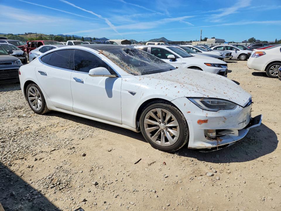 47630026 :رقم المزاد ، 5YJSA1E20GF141006 vin ، 2016 Tesla Model S مزاد بيع