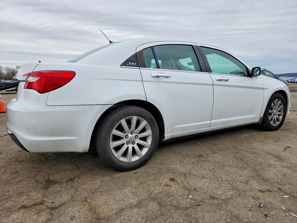 47739706 :رقم المزاد ، 1C3CCBCG5EN136017 vin ، 2014 Chrysler 200 مزاد بيع