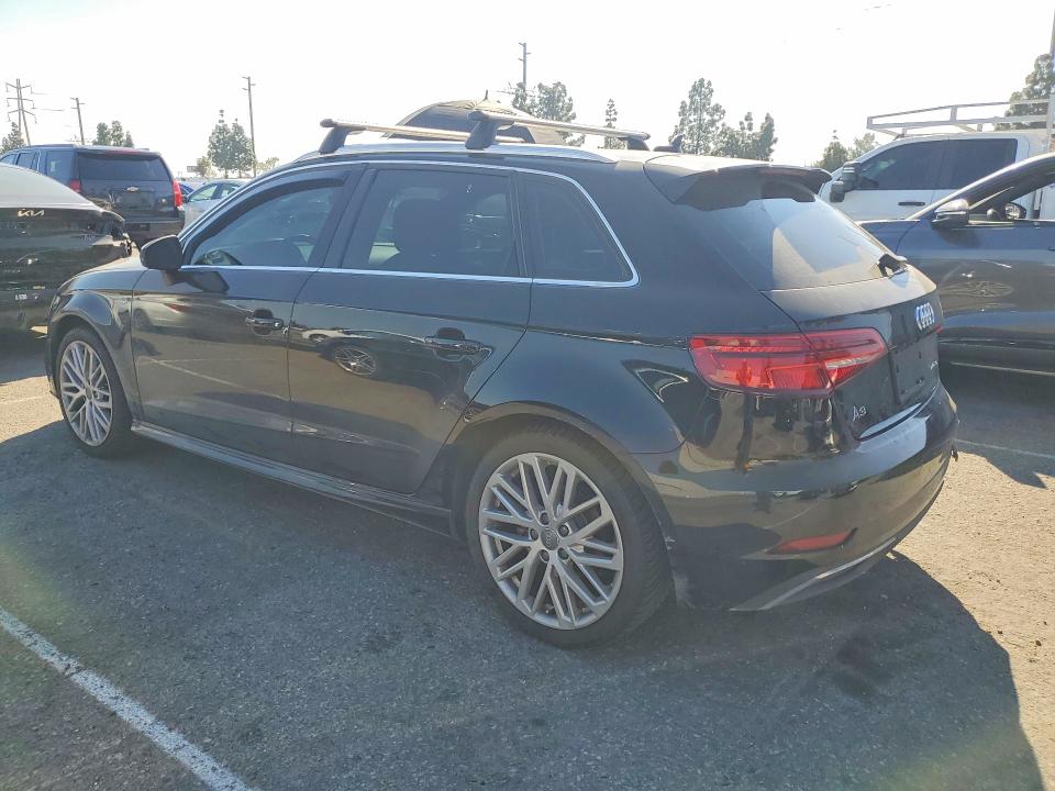47195226 :رقم المزاد ، WAUSPBFF6JA060224 vin ، 2018 Audi A3 مزاد بيع
