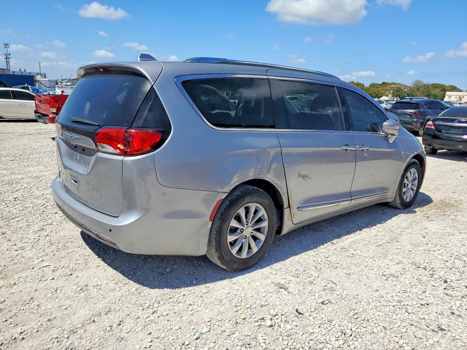Продажа на аукционе авто 2018 Chrysler Pacifica, vin: 2C4RC1BG0JR290794, номер лота: 45444196
