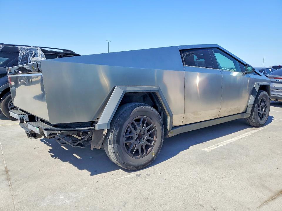 46617186 :رقم المزاد ، 7G2CEHED5RA050362 vin ، 2024 Tesla Cybertruck مزاد بيع