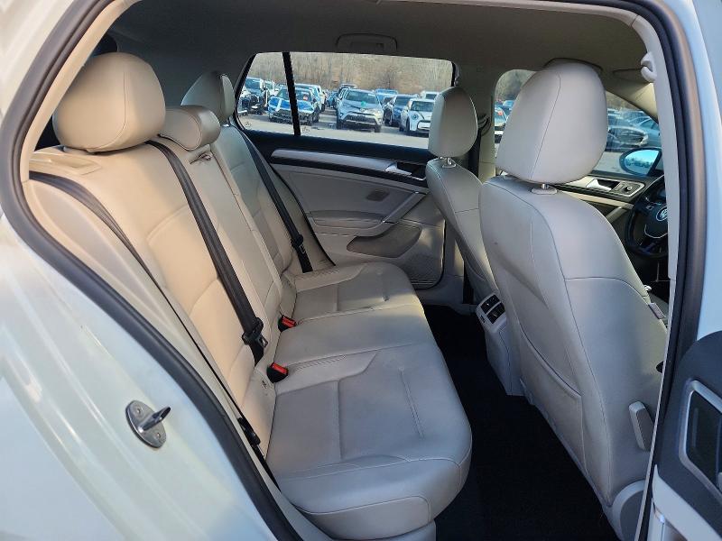 47131126 :رقم المزاد ، 3VWRA7AU2FM050853 vin ، 2015 Volkswagen Golf مزاد بيع