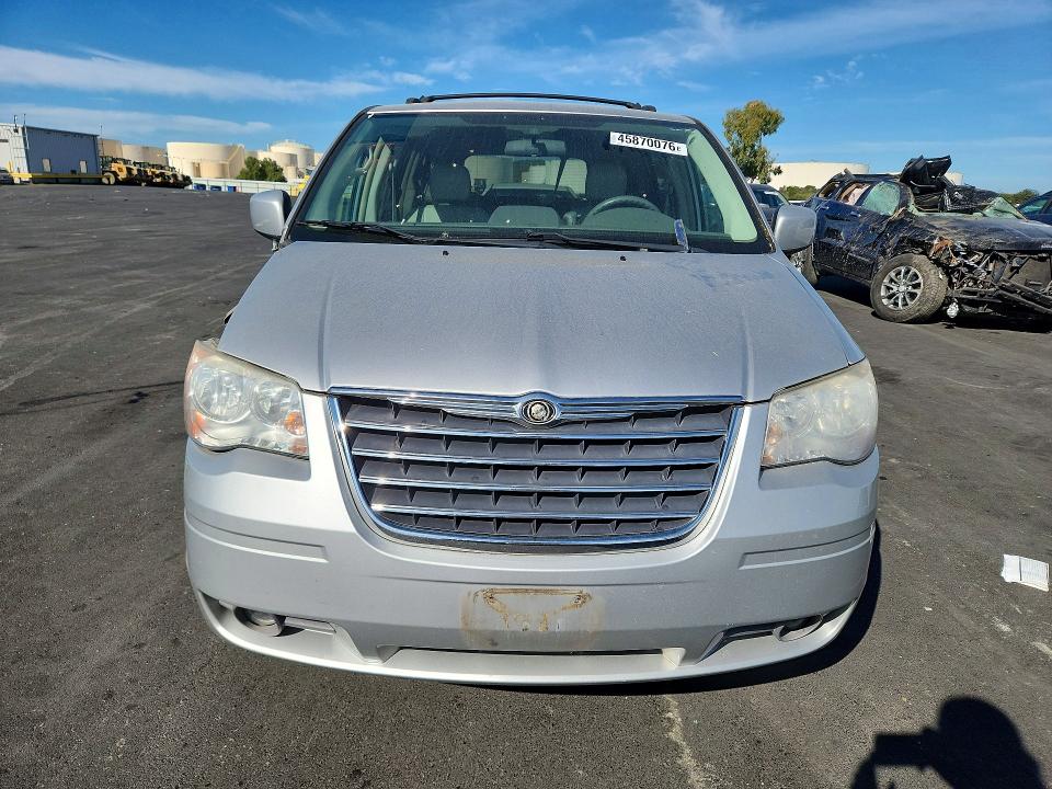 45870076 :رقم المزاد ، 2A8HR54P78R107926 vin ، 2008 Chrysler Town & Country مزاد بيع