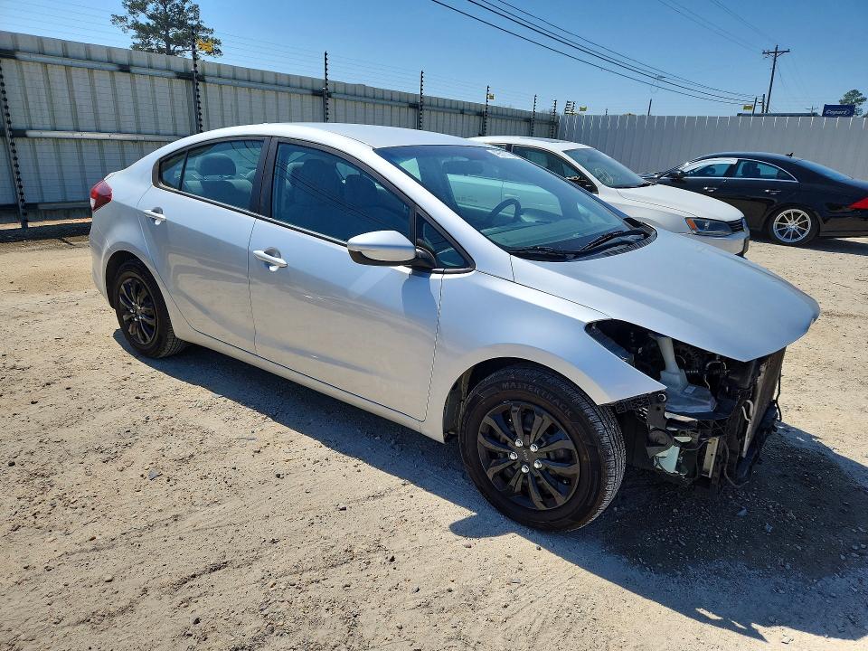 46513766 :رقم المزاد ، 3KPFL4A78HE013215 vin ، 2017 Kia Forte مزاد بيع
