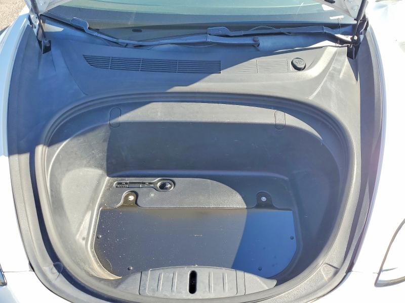 48113166 :رقم المزاد ، 5YJ3E1EA2JF098828 vin ، 2018 Tesla Model 3 مزاد بيع