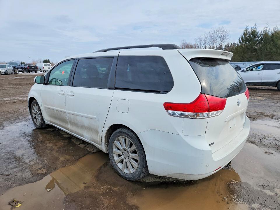 79069675 :رقم المزاد ، 5TDDK3DC0ES094158 vin ، 2014 Toyota Sienna مزاد بيع