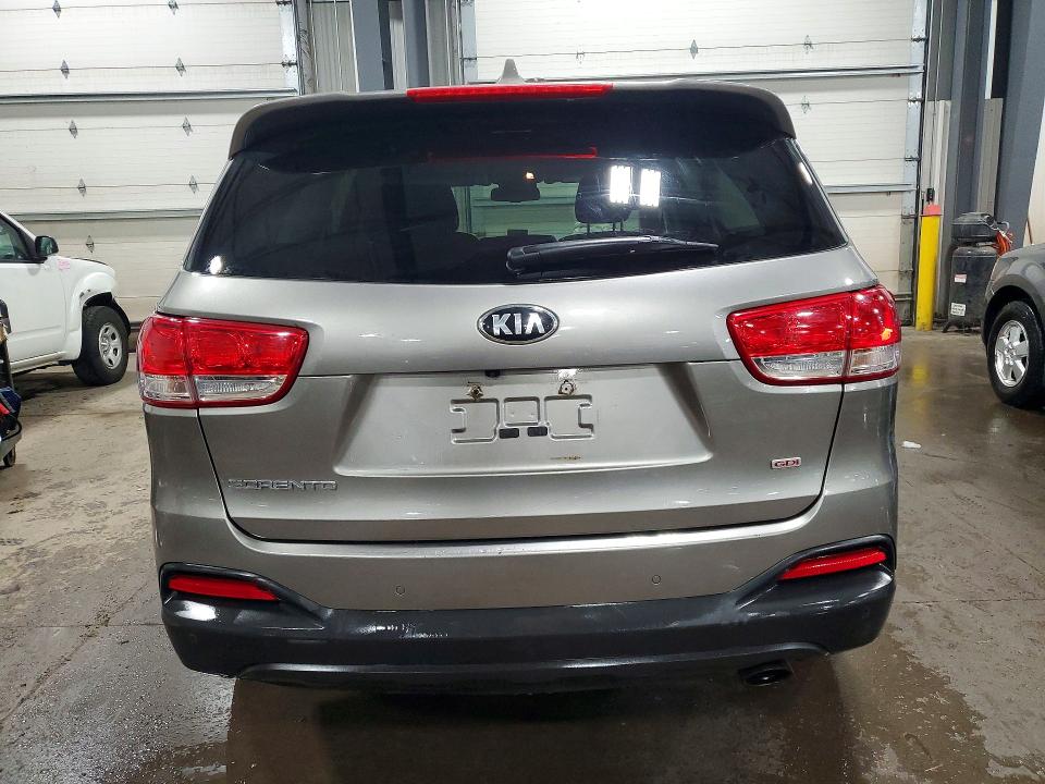 2016 Kia Sorento მანქანა იყიდება აუქციონზე, vin: 5XYPGDA38GG037604, აუქციონის ნომერი: 45949496