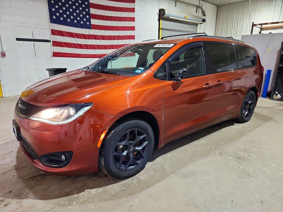 Продажа на аукционе авто 2018 Chrysler Pacifica, vin: 2C4RC1BG2JR331216, номер лота: 46709136