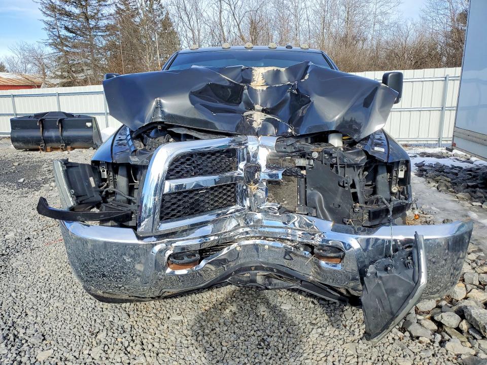 41745936 :رقم المزاد ، 3C63RRGL8GG180509 vin ، 2016 Ram 3500 مزاد بيع