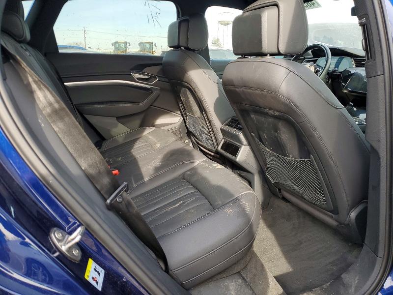46537936 :رقم المزاد ، WA1AAAGE9NB009732 vin ، 2022 Audi E-tron مزاد بيع