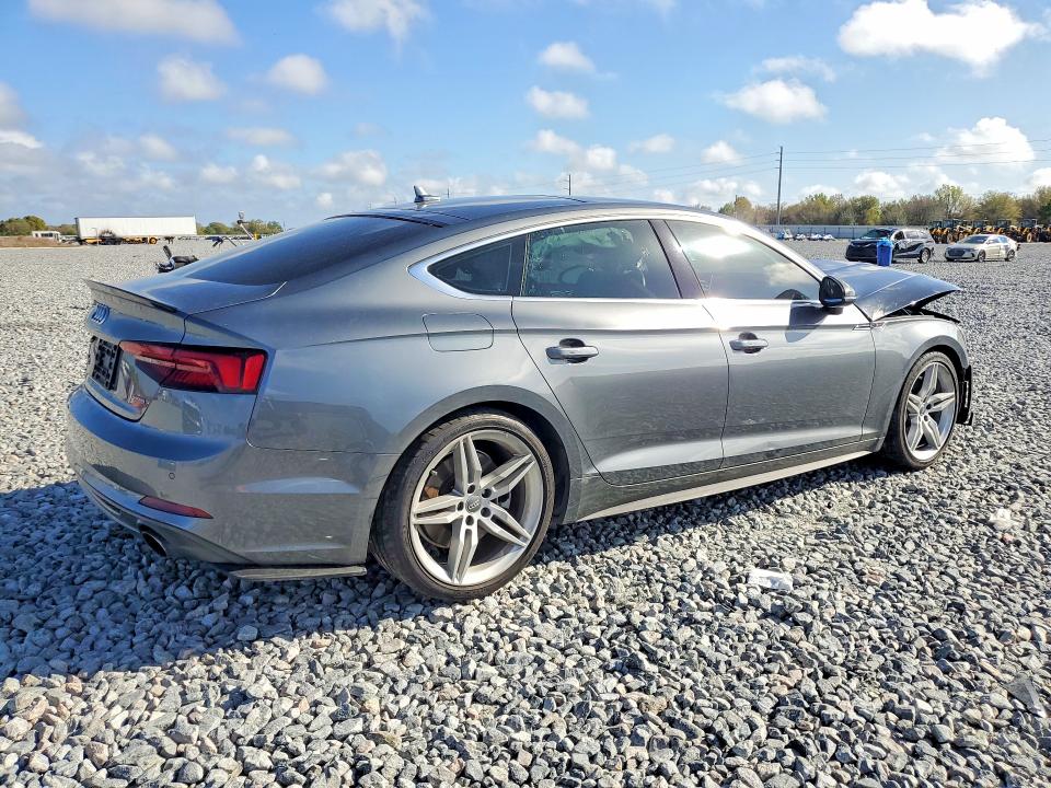 2019 Audi A5 მანქანა იყიდება აუქციონზე, vin: WAUENCF50KA030511, აუქციონის ნომერი: 45704556