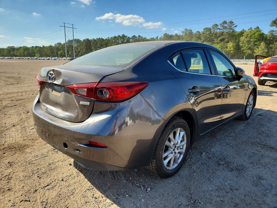 47560946 :رقم المزاد ، 3MZBN1U77JM168687 vin ، 2018 Mazda 3 مزاد بيع