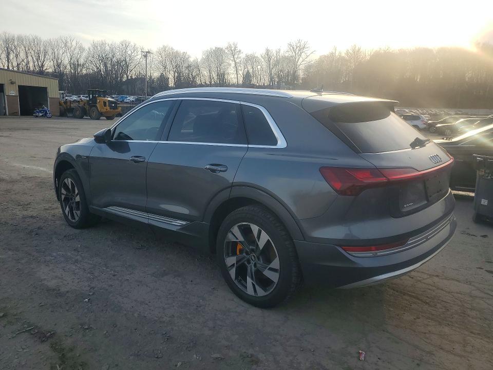 Продажа на аукционе авто 2019 Audi E-tron, vin: WA1VAAGE2KB005762, номер лота: 47081946