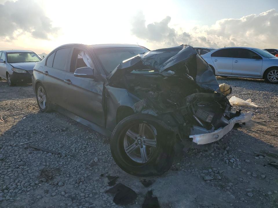 47075726 :رقم المزاد ، WBA3B1C56DF462096 vin ، 2013 Bmw 320 مزاد بيع