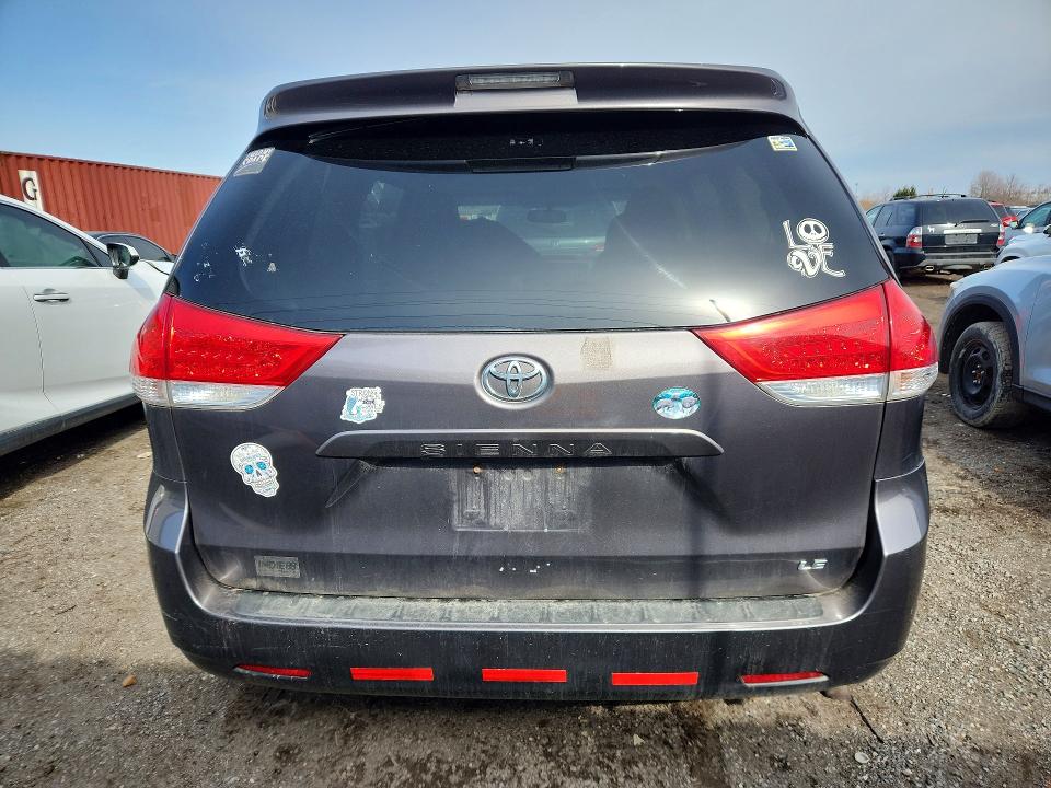 2013 Toyota Sienna მანქანა იყიდება აუქციონზე, vin: 5TDKK3DC6DS283628, აუქციონის ნომერი: 45661296