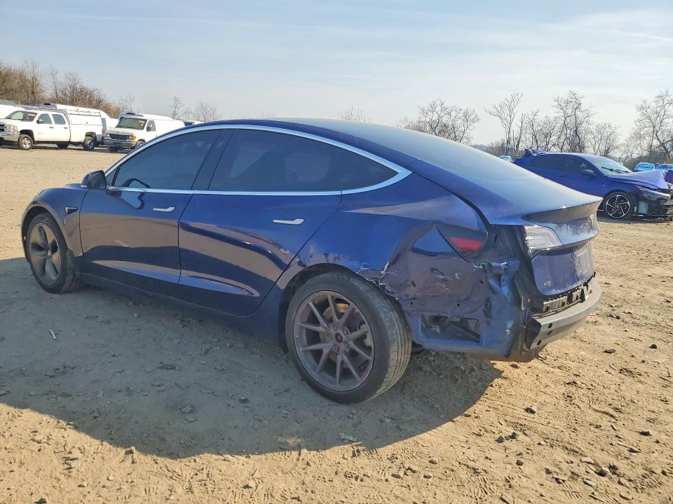 Продажа на аукционе авто 2018 Tesla Model 3, vin: 5YJ3E1EB3JF064759, номер лота: 47537046