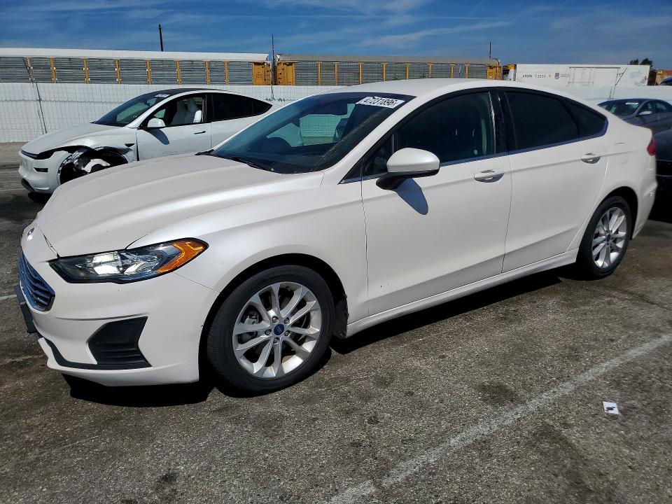 2020 Ford Fusion მანქანა იყიდება აუქციონზე, vin: 3FA6P0LU6LR228843, აუქციონის ნომერი: 47231896