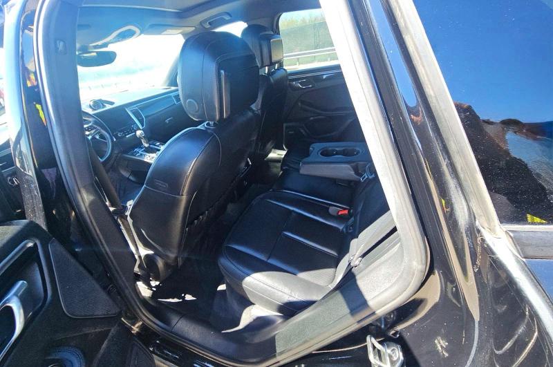 Auction sale of the 2017 Porsche Macan, vin: WP1AA2A51HLB05601, lot number: 47048756