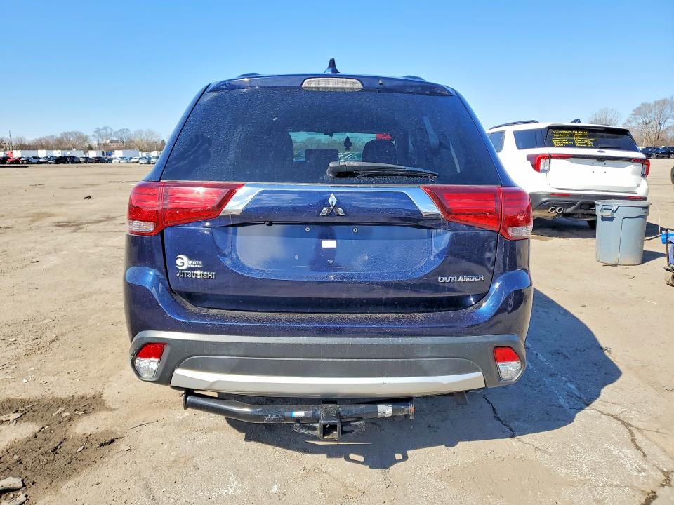 Продаж на аукціоні авто 2018 Mitsubishi Outlander, vin: JA4AZ3A33JJ005235, номер лоту: 46935136