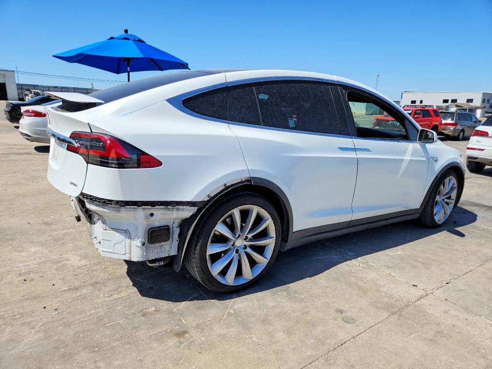46890346 :رقم المزاد ، 5YJXCBE26GF021314 vin ، 2016 Tesla Model X مزاد بيع