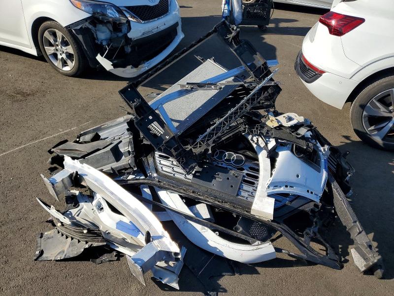 2024 Audi Q8 E-tron მანქანა იყიდება აუქციონზე, vin: WA1CAAGE9RB022074, აუქციონის ნომერი: 46932326