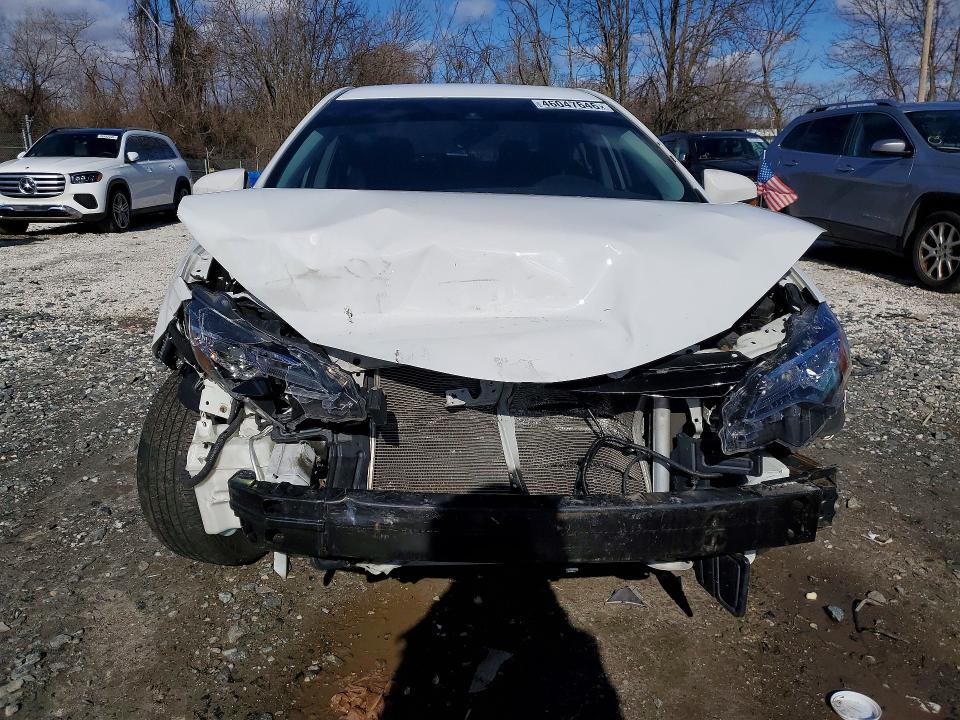 46047646 :رقم المزاد ، 5YFBURHE7JP837837 vin ، 2018 Toyota Corolla مزاد بيع