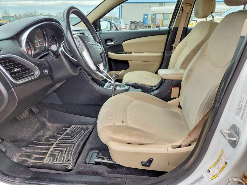 47739706 :رقم المزاد ، 1C3CCBCG5EN136017 vin ، 2014 Chrysler 200 مزاد بيع