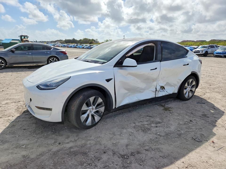79990695 :رقم المزاد ، 5YJYGDEDXMF133308 vin ، 2021 Tesla Model Y مزاد بيع