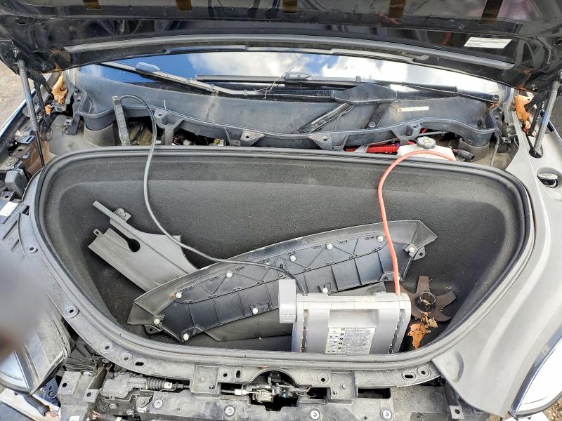 46017366 :رقم المزاد ، 7SAXCBE54NF361460 vin ، 2022 Tesla Model X مزاد بيع