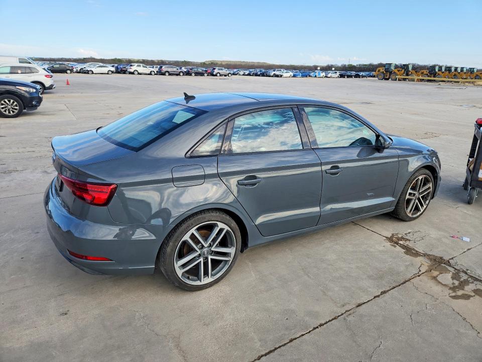 Продажа на аукционе авто 2019 Audi A3, vin: WAUAUGFF1KA095627, номер лота: 45583386